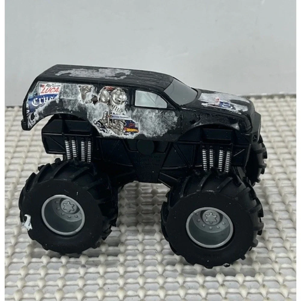 Hot Wheels Monster Jam Mohawk Warrior‎ Monster Truck 1:64